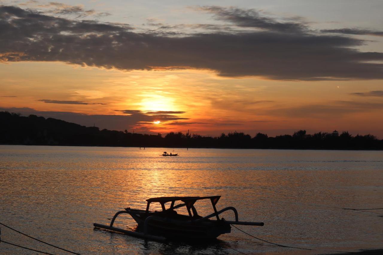 Meno Charm Hotel Gili Meno Eksteriør billede